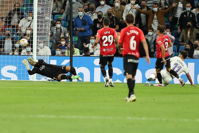 孙铭徽25+11胡金秋21分 广厦6人上双轻取同曦